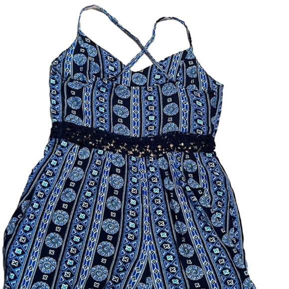 Blue and White Patterned Hollister Tank Romper With Crochet Waist Size M - Picture 6 of 8